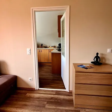 Apartment Nap-hold
